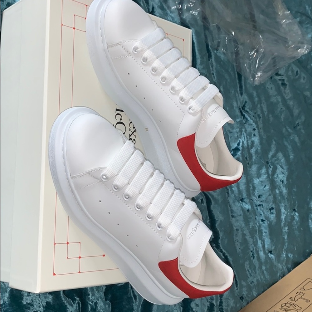 *BRAND NEW* red lust oversized Alexander McQueen